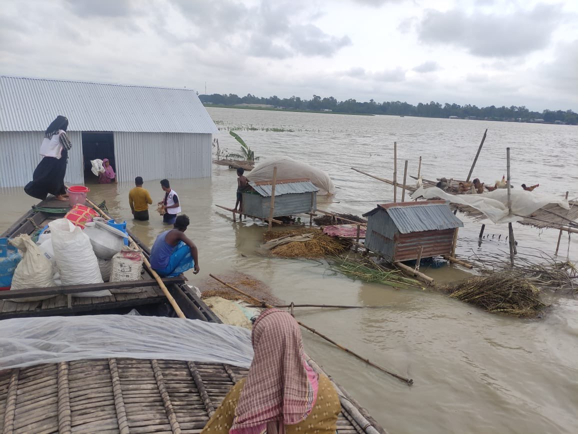 RaquibRony's tweet photo. 🌀 Remal in south-west, landslides in south-east (Cox’s Bazar and hill tracts), 🌊 in north-east (Sylhet) and now 🌊 in northern part - for sure Bangladesh 🇧🇩 is passing through a difficult time.
@BDRCS1 with the support of @ifrc &amp; partners responding - helping people in need. https://t.co/yATcypbObE