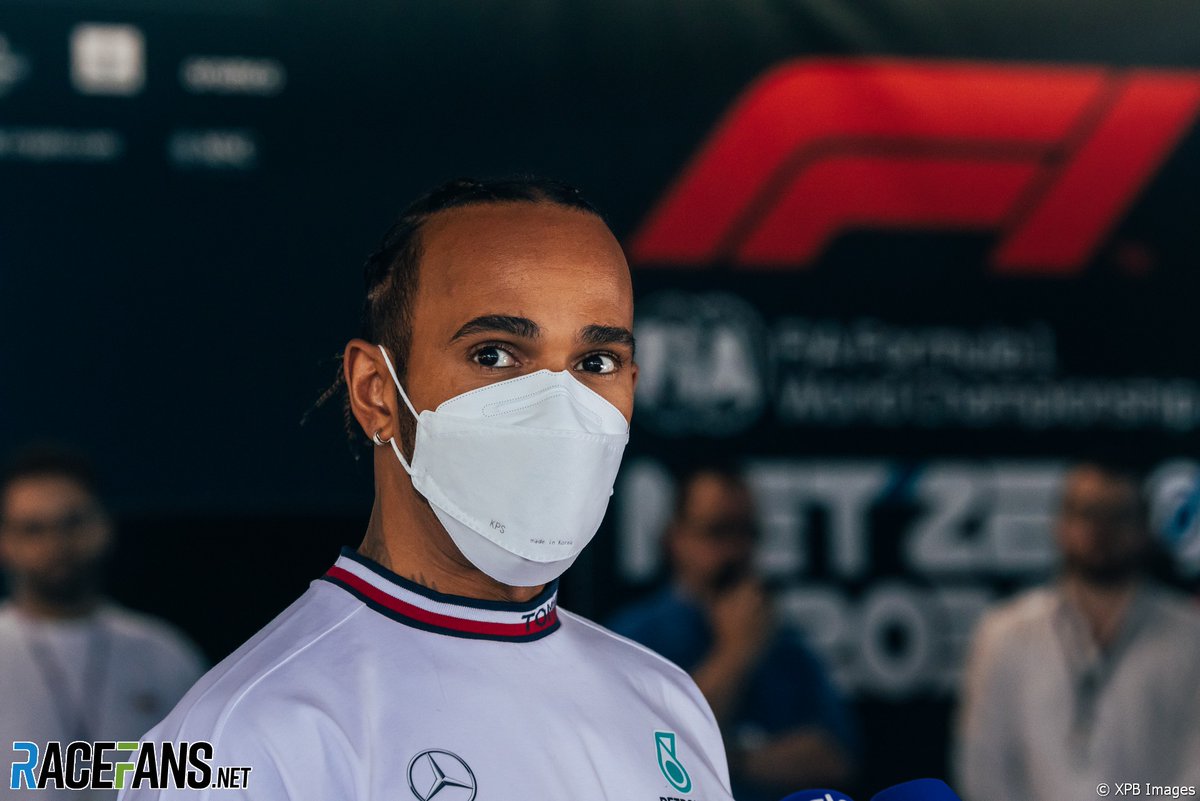 LongCFoundation's tweet image. Lewis Hamilton, Formula 1 driver, revealed he was suffering with Long COVID after he required medical attention in the wake of the Hungarian Grand Prix (race was on 8/21/21). 

Hamilton was visibly struggling after the 70-lap race.

#LongCOVID #pwLC #LC 

🧵🧵🧵