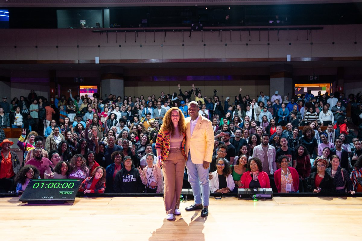 Tive a honra de promover um papo com o Ministro <a href="/silviolual/">Silvio Almeida</a> durante  a programação da <a href="/ExpofavelaSP/">ExpoFavela São Paulo</a>