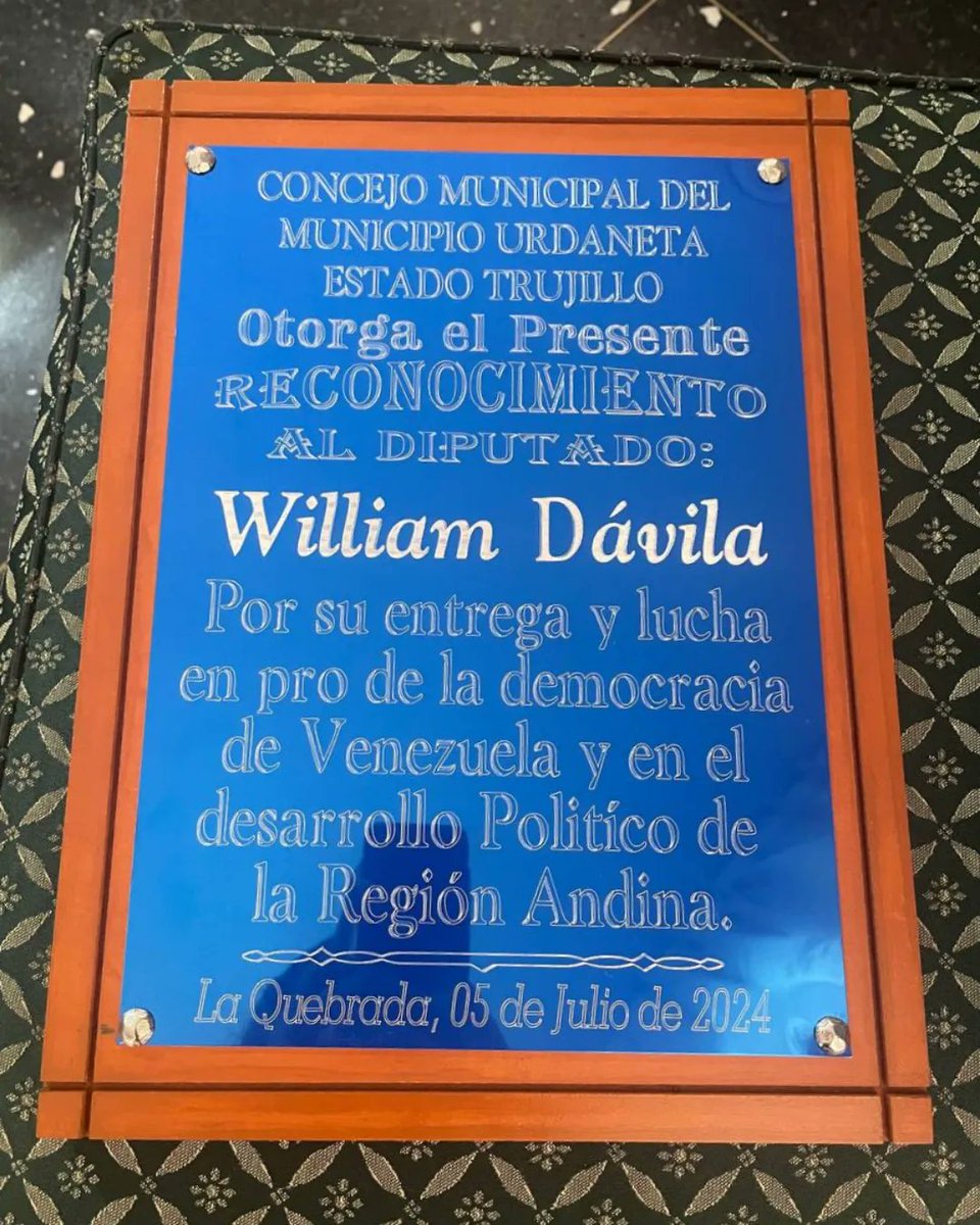 williamsdavila's tweet photo. ¡Gracias al Concejo Municipal del Municipio Urdaneta, estado Trujillo, por este reconocimiento tan especial que me dieron el día de ayer 5 de julio!. Me llena de orgullo saber que mi esfuerzo por la democracia y el desarrollo político en Venezuela y la Región Andina está siendo valorado. Este reconocimiento sólo refuerza mi compromiso de seguir luchando por un futuro mejor para mi país y toda nuestra región. Juntos, seguimos adelante.🇻🇪 #PorUnMejorPaís #DemocraciaYDesarrollo