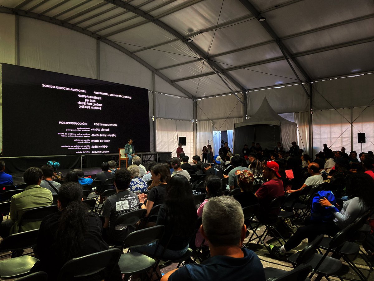 Bellísima máster class de <a href="/XunSero/">XunSero</a> en el zócalo, cdmx. Mañana a las 16h la obra de <a href="/CasCasasola/">Casandra Casasola</a> A través de Tola. Ahí nos vemos!!!🔥🔥🔥