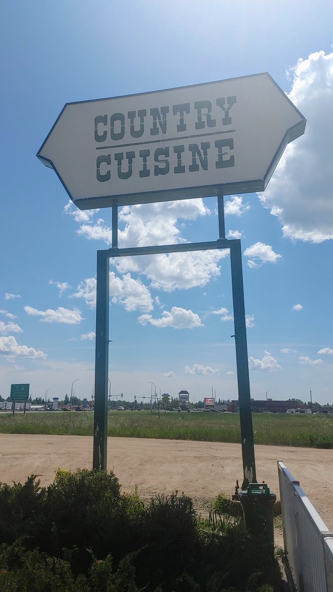 Big_G_09's tweet photo. Some good grub up in #NorthBattleford πΎ π¨π¦ #lunch #homestylecooking
π½οΈ @ #CountryCuisine β₯οΈ #JustLikeMom Looks like an old Bonanza or Ponderosa π #dinner @ #Trifons π #bonappetit π #foodie #stuffed I need to take a walk πΆββοΈ https://t.co/cuU6IGyh2y