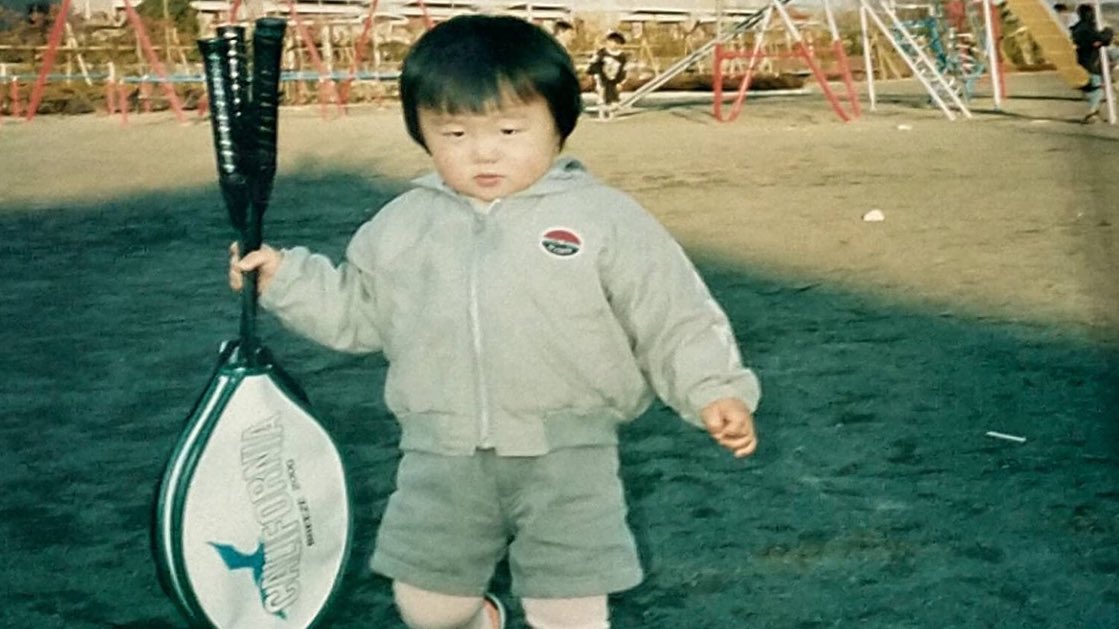 【VOLLEYBALL HEROES 2024
 「男子日本代表ファンBOOK 」
企画解禁第2弾✨】

👀単独企画②

この選手はだあれ？

この選手の成長秘話初公開💞

これは未公開写真👍

ヒント
テニスプレーヤーではない🌀

VOLLEYBALL HEROES 2024  は
全国の書店とAmazon等より
7月22日に発売開始

只今予約受付中