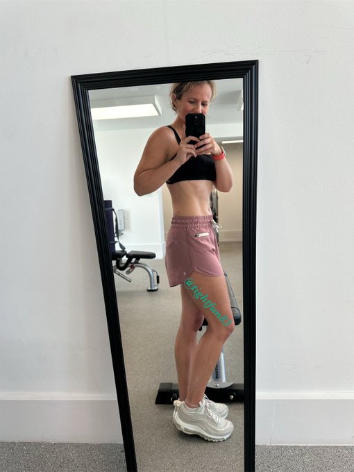 Liking the new addition to the gym&hellip; work in progress 💪💕 https://t.co/f3p9zpzZvG