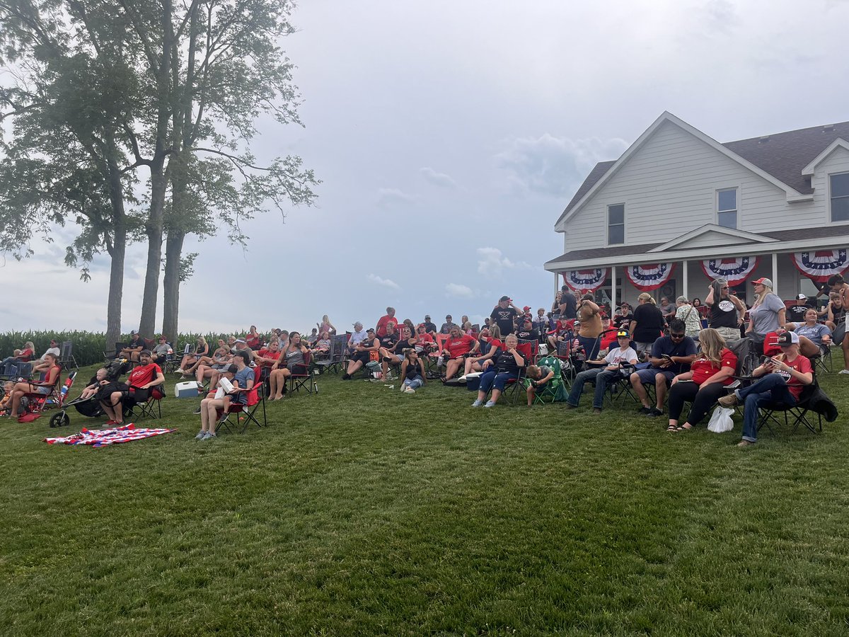 bill_capaldo's tweet image. I can’t say it enough how much I love our North Polk Community! What a great night at Moeckly Farms “Field of Dreams” Hundreds showed up to support our Comets and enjoy a fun night! Special thanks to @NPolkbaseball , Fareway, Home State Bank and of course the Moeckly family!