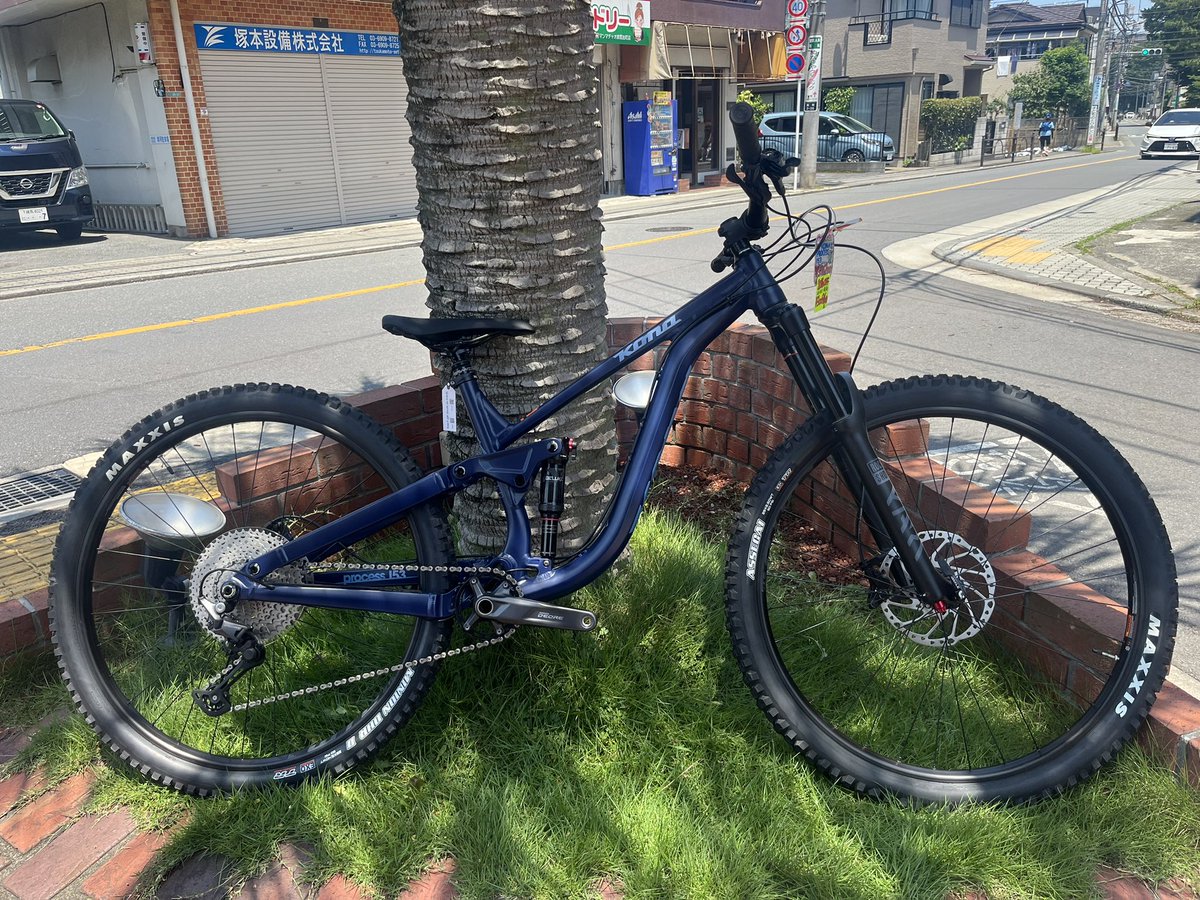astbikes's tweet image. 始まりました‼️#astbikes 決済セール😍まずは#フルサス 👍
2024#kona #process153 29 MとLサイズ　定価¥376200→20%off¥300960 
2024kona process153 SとMサイズ　定価¥286000→20%off ¥228800
2024#giant #stance 29er2 Mサイズ　定価¥286000→20%off¥228800
※展示車は全てMサイズ
※cash price