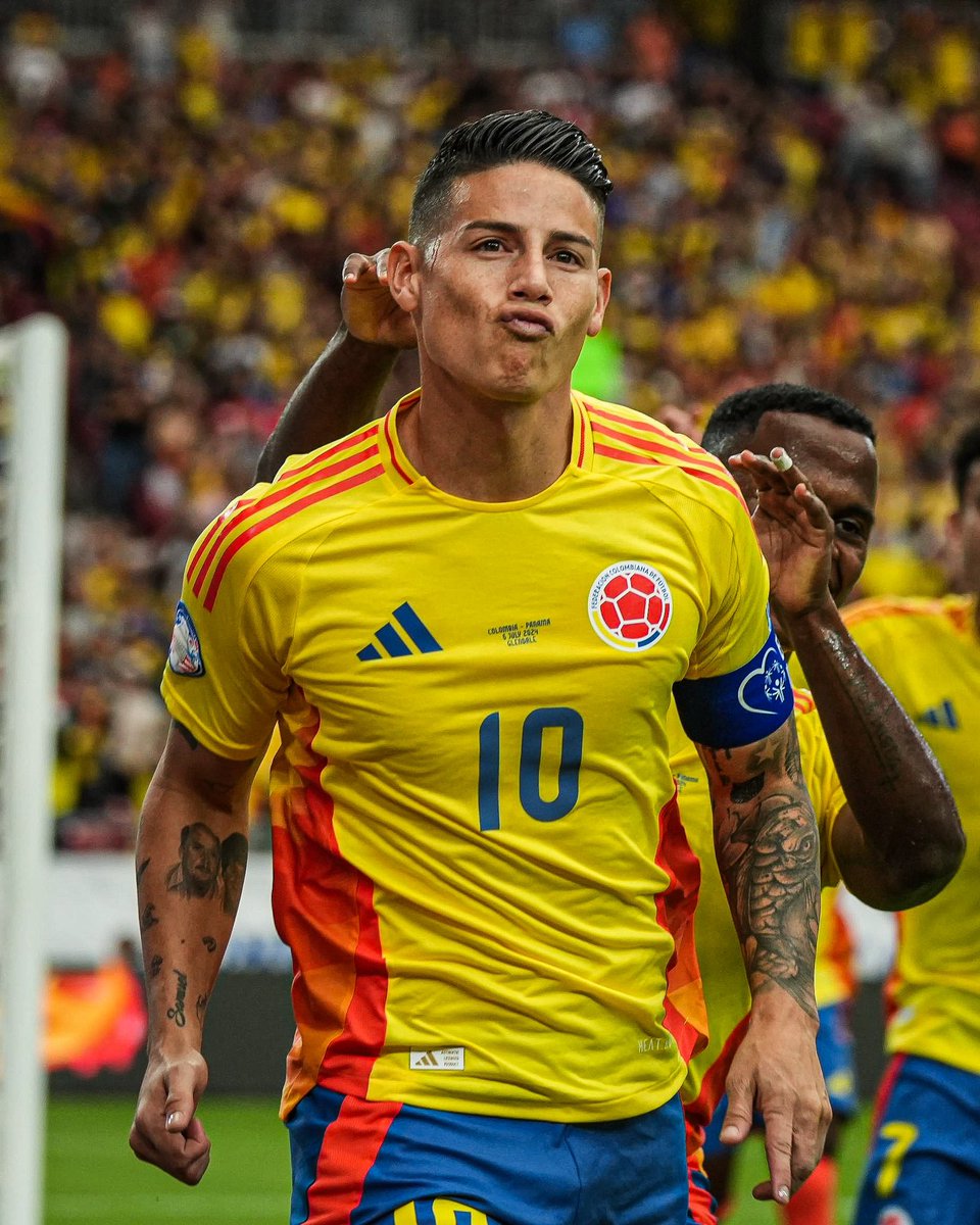 jamesdrodriguez's tweet image. Semifinal! Un pasito más. 🇨🇴👏🏻
