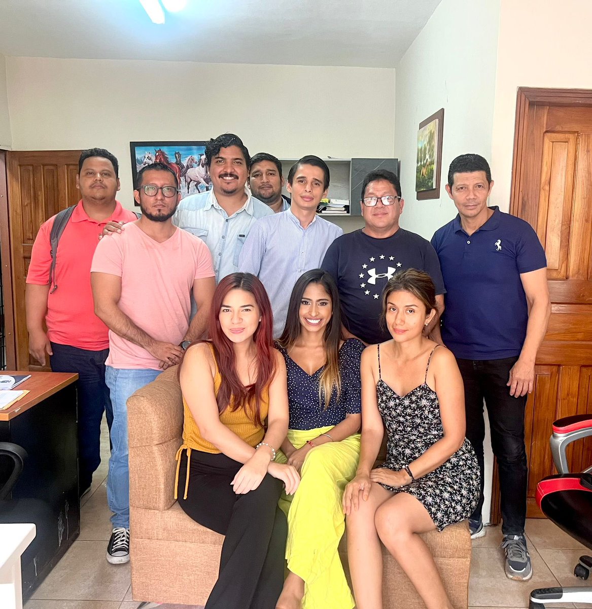 JuventudesCut's tweet photo. 🌟 ¡Gran Noticia! 🌟

Estamos emocionados de anunciar que, junto a la Secretaría Nacional de Juventudes (CUT), hemos expandido nuestra base de jóvenes a la hermosa provincia de Los Ríos. 🎉🌍

🙋‍♂️🙋‍♀️ Hoy realizamos la presentación de nuestro representante de juventudes en Los Ríos https://t.co/BgMAXFuazY