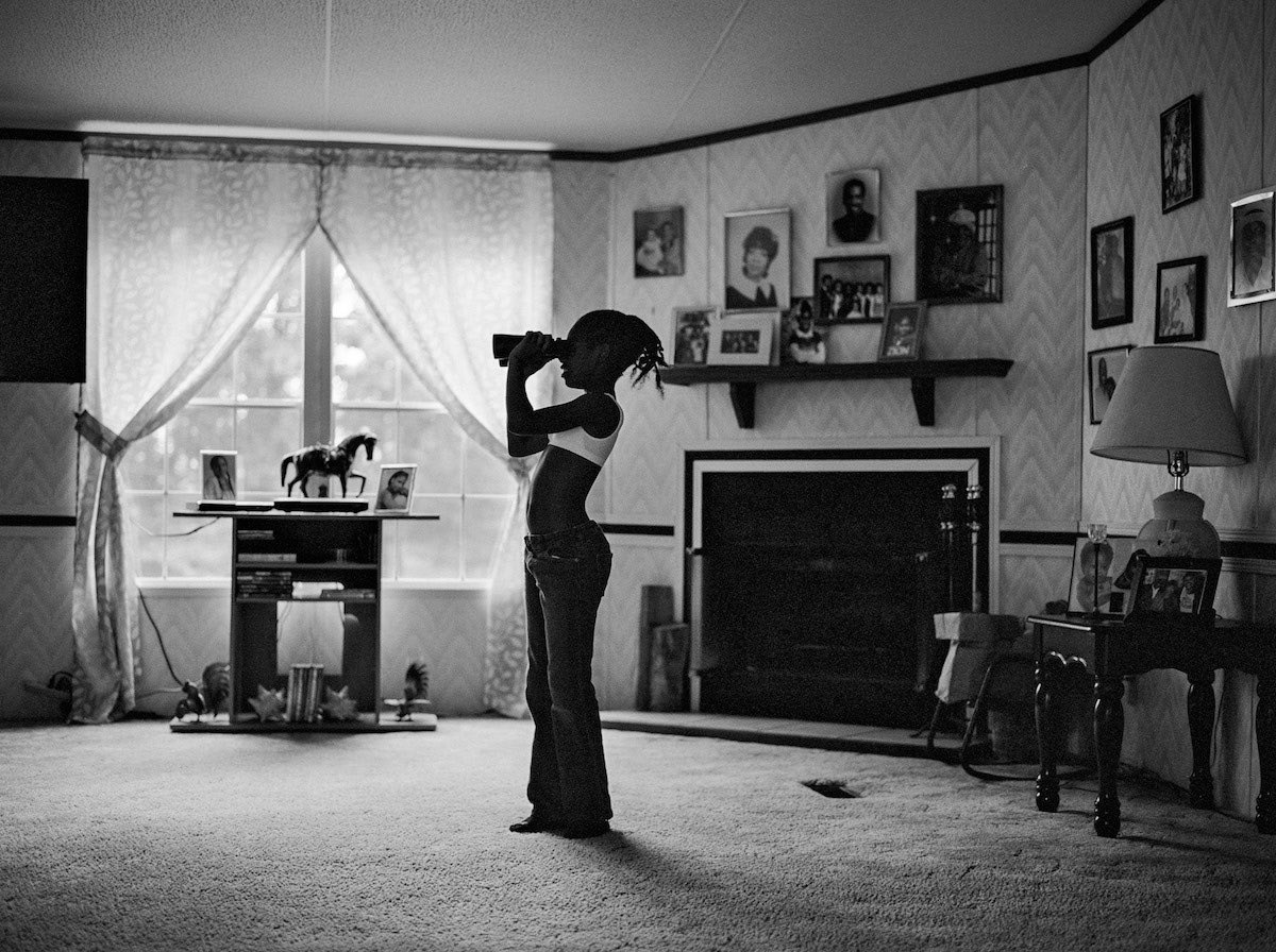AndresWrites's tweet photo. Another layer in Kendrick Lamar’s “Not Like Us” visual depth. 

The family scene might’ve been partly inspired by photographer LaToya Ruby Frazier.

Frazier’s work explores several subjects, including “The Notion of Family.” This is an image from “Flint is Family in 3 Acts.” https://t.co/EntAccTpxv