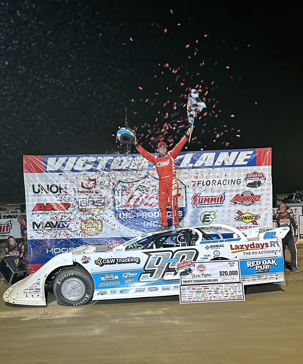 𝗛𝗢𝗠𝗘𝗧𝗢𝗪𝗡 𝗪𝗜𝗡 𝗙𝗢𝗥 𝗧𝗛𝗘 𝟵𝟵 𝗢𝗙 𝗠𝗢𝗥𝗔𝗡! 🇺🇸

<a href="/devinmoran99/">Devin Moran</a> puts it in 𝗩𝗶𝗰𝘁𝗼𝗿𝘆 𝗟𝗮𝗻𝗲  <a href="/RaceMCS/">Muskingum Co. Speedway</a> and takes home the $𝟮𝟬,𝟬𝟬𝟬-𝗧𝗼-𝗪𝗶𝗻 ~ #𝗙𝗿𝗲𝗲𝗱𝗼𝗺𝟲𝟬!