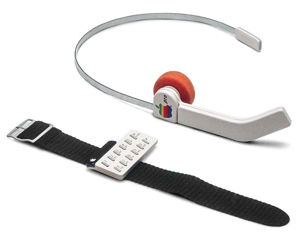 ComputerLove_'s tweet image. Early apple concepts for phones, laptops, and tablets.