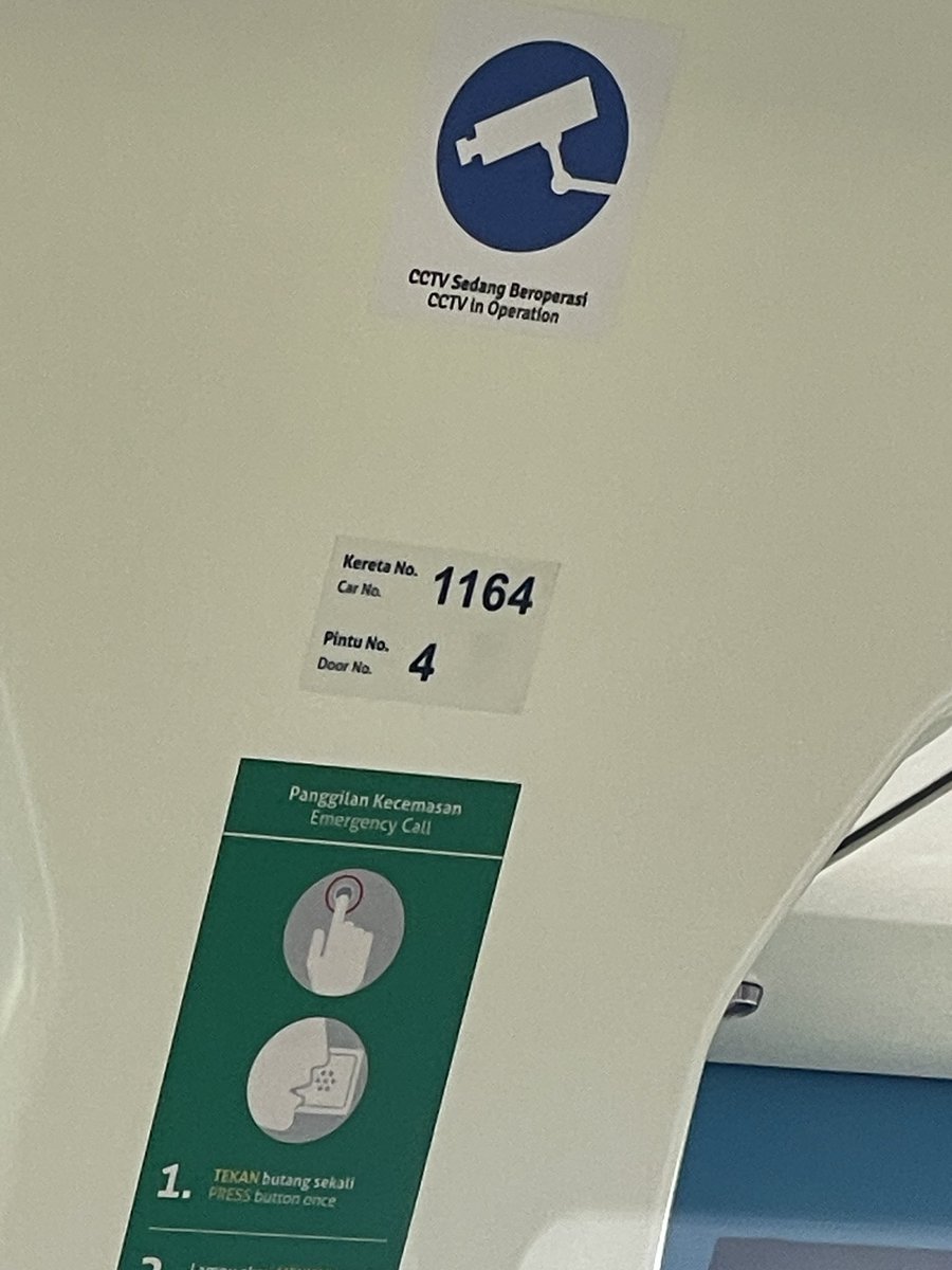 afix's tweet photo. @askrapidkl MRT laluan Kajang. Pembesar suara gerabak ini bermasalah. Kejap suara perlahan, kejap suara kuat gila macam tahap menjerit. Ada announce ement dari pusat kawalan pada pukul 11.04 pagi tapi suara macam kemam atau telan ayat. Lagi la bingit. https://t.co/LZhve3LEtD