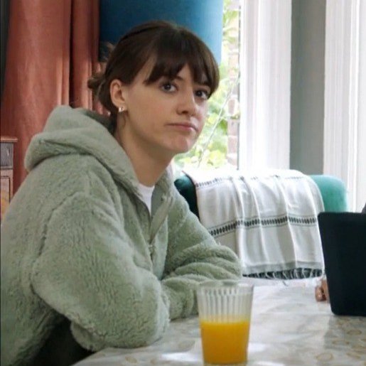 jaleatoire's tweet photo. daisy edgar-jones as olivia marsden in cold feet: series 9, episode 2 (2020)

#daisyedgarjones #oliviamarsden #coldfeet https://t.co/TeCcLZm5ME