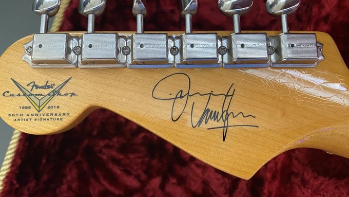 It's #Straterday so here is my Custom Shop Jimmie Vaughn https://t.co/nVGVyktn46<a href="/tag/straterday"class="tags">#Straterday</a>