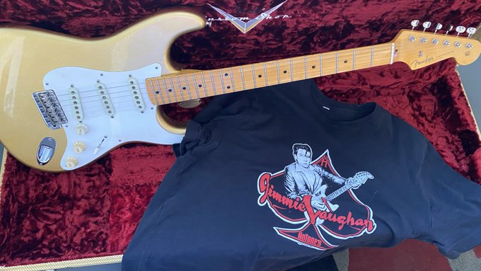 It's #Straterday so here is my Custom Shop Jimmie Vaughn https://t.co/nVGVyktn46<a href="/tag/straterday"class="tags">#Straterday</a>