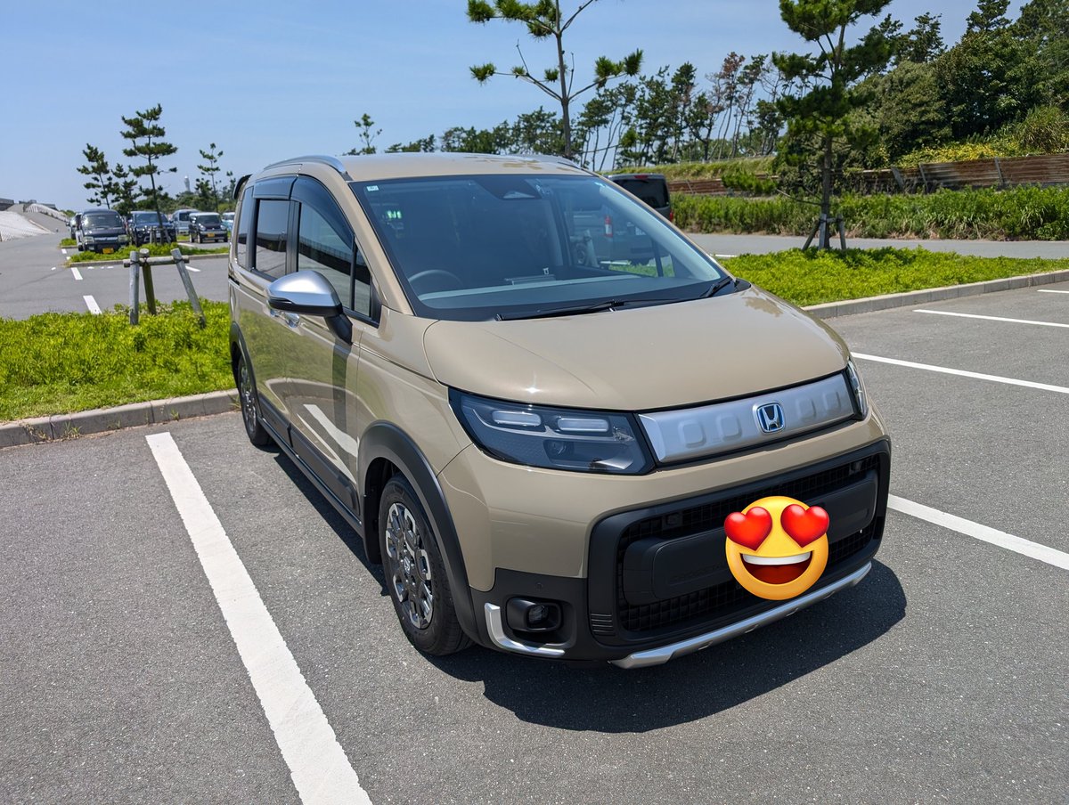 6AA_GT6's tweet photo. 本日無事に納車されました✨

#新型フリード https://t.co/8pgn8nSL6d