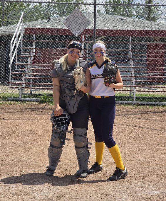 These former Crushers are CRUSHING it at provincials with their @strathmorethunder U19 team! Finishing FIRST in their pool, playoffs start tomorrow at 9:30, Strathmore Ag diamonds! <a href="/SoftballAlberta/">Softball Alberta</a>
