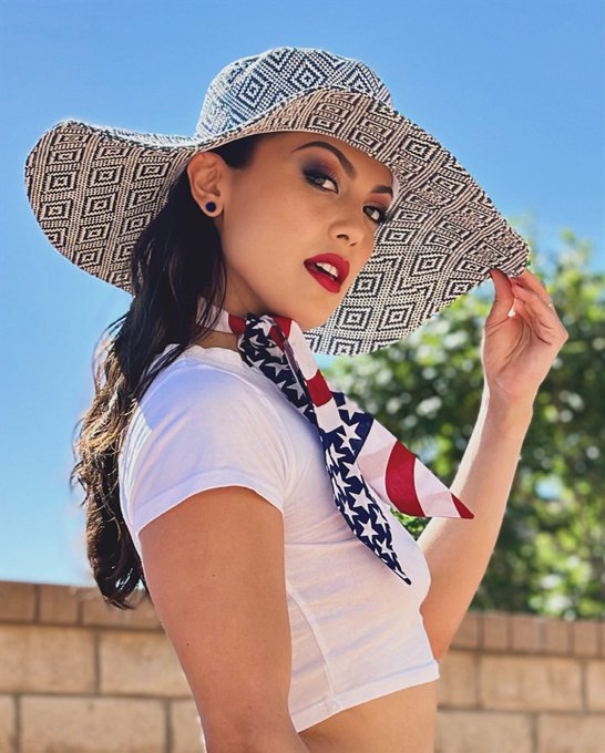 4th of July look 🇺🇸🫶🏽🎉 https://t.co/4odAGQlzqD<a href="/tag/merrychristmas"class="tags"><span>#merrychristmas</span></a>