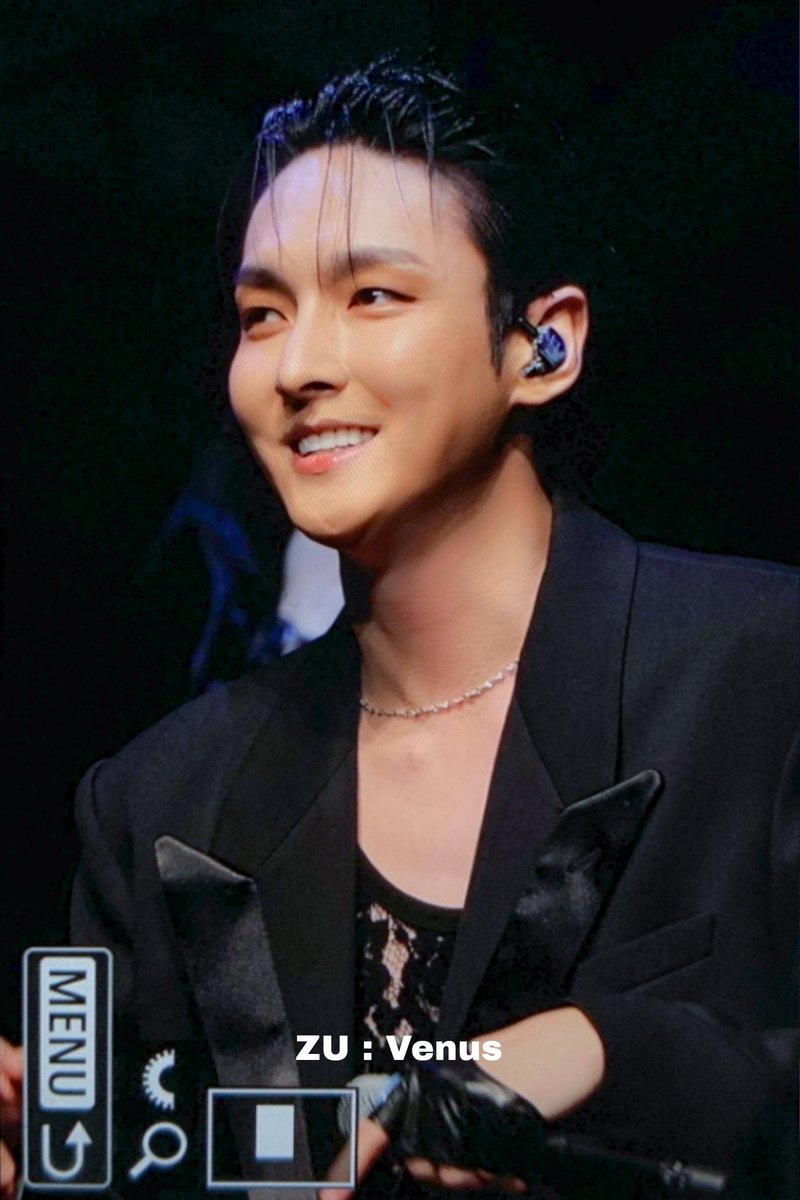 zu_venus0704's tweet photo. 240706 주주총회 밤

#주호 #백주호 #ジュホ #ZUHO #SF9 @SF9official @zuho_official https://t.co/esgAn9g4EF