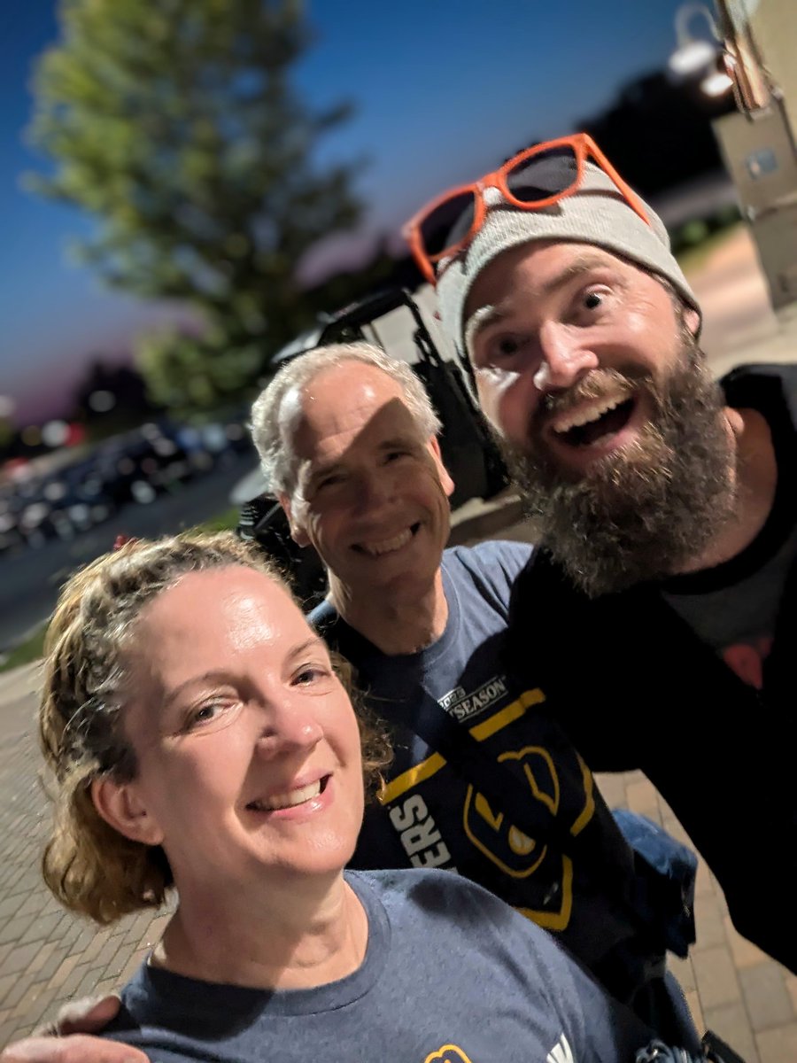 Mel Buellesbach tweet media