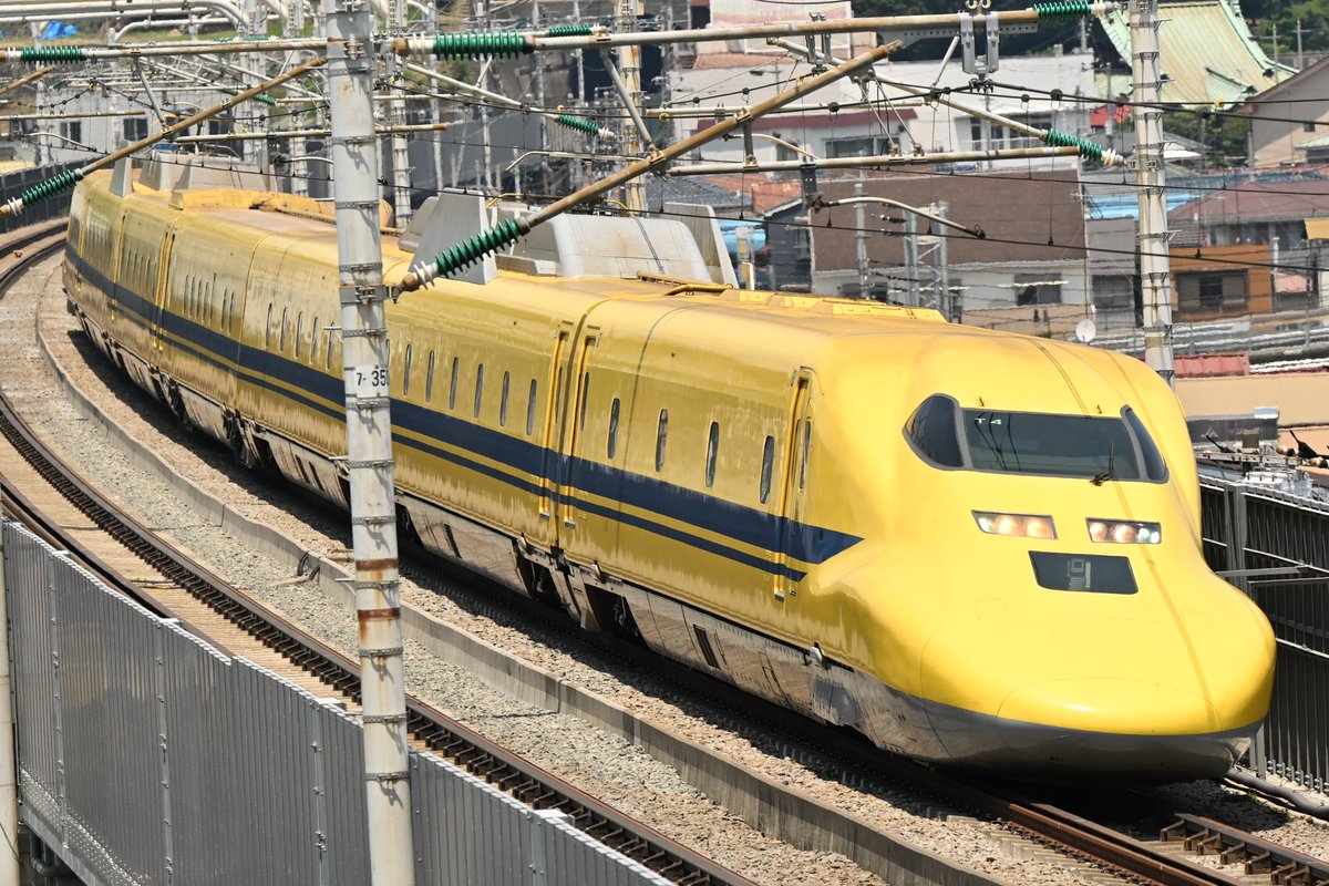 TK08042629's tweet photo. 七夕に皆んなの夢や願いを乗せてドクターイエロー通過 https://t.co/Zgl1JrfGP4