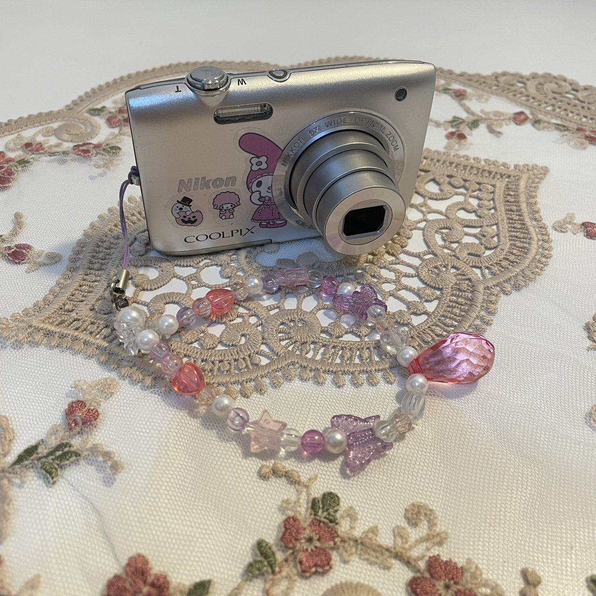 astquette tweet media