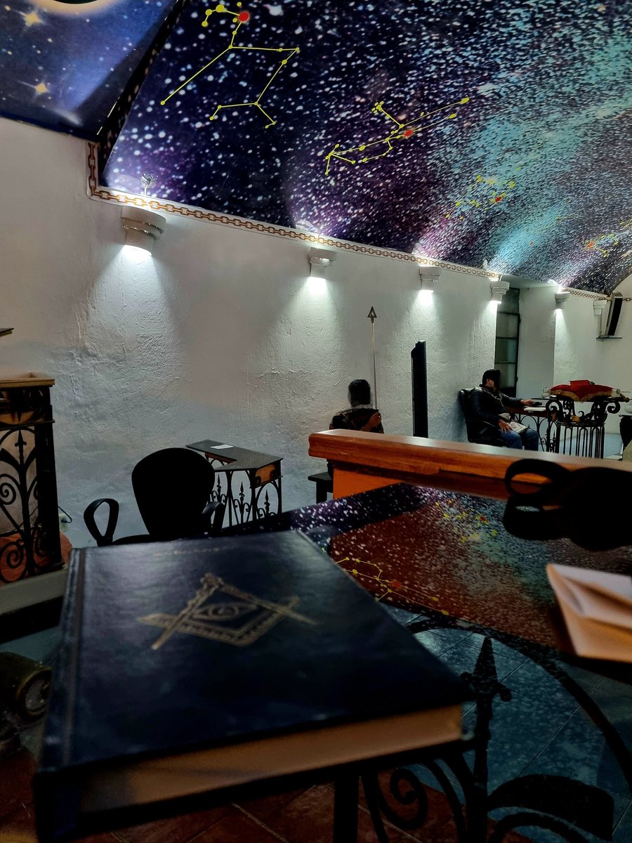 Maestro_FrMason's tweet photo. Silencio Hermanos míos, estamos en Logia. https://t.co/HO3E1DGTyx