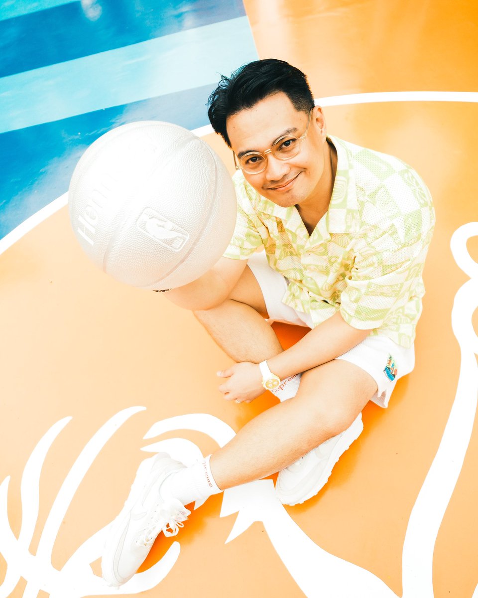 vmgasia's tweet photo. Jutt’s got game 😉 Jutt hosted the unveiling of the CCP Bukaneg Court, part of @hennessy’s In The Paint initiative! 🧡

📸 @kenjikilala 

#HennessyPH #JuttSulit #VMGTalent #HostingPH #HostPH https://t.co/jiZCLN0AW3