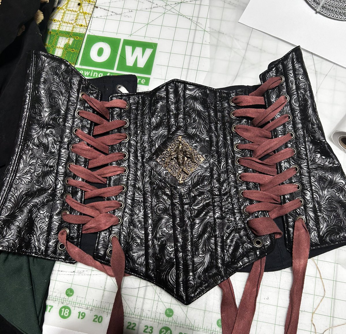 BetsyMoonbat's tweet photo. @officialhambly Omg, yessss! The “tooled leather” pattern reminds me of this stuff I’m working with. So swirly.😍 https://t.co/VLe62ZPNO0