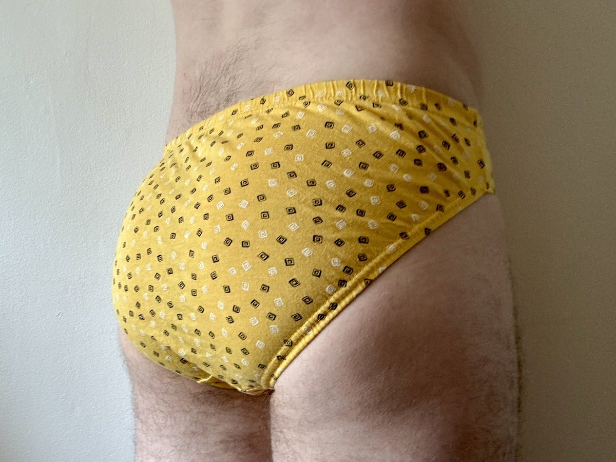 briefguy78's tweet photo. These vintage St Michaels slips were an excellent find yesterday 😍☀️ https://t.co/w9BiIj1wlu
