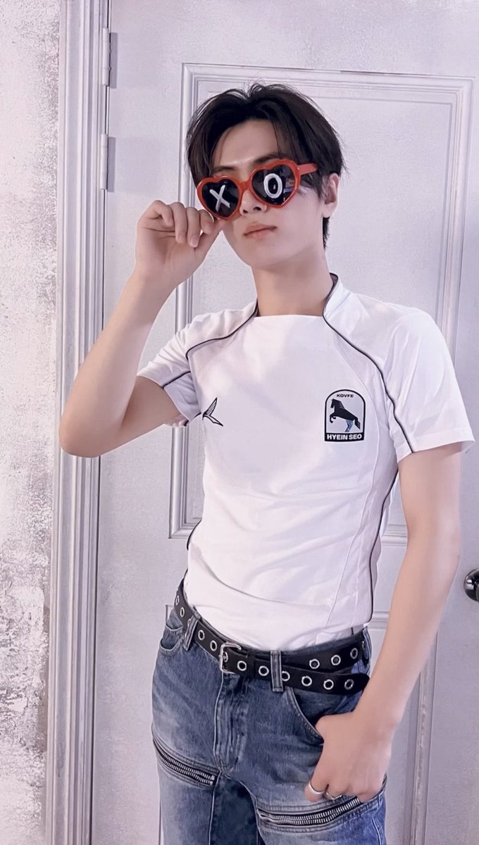 BLUEJAYS_CO's tweet photo. 240706 | TIKTOK 

XO- JAY 

#엔하이픈_제이 #제이 #ジェイ #ENHYPEN_JAY #JAY #엔하이픈 #ENHYPEN @ENHYPEN @ENHYPEN_members https://t.co/3peSAHDGYU