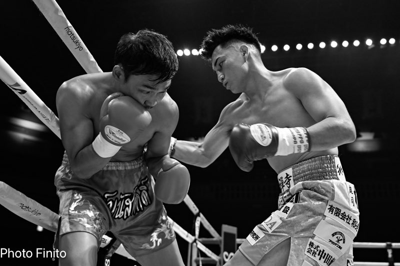 FinitoYamaguchi's tweet photo. Life Time Boxing Fights 22
2024年7月7日
両国国技館
スーパーライト級8回戦
チャイヤラット・サワンソーダ(タイ) vs 関根駿(秩父)
#ボクシング #boxing #モノクロ #monochrome #関根駿 https://t.co/nVeLcaWinU