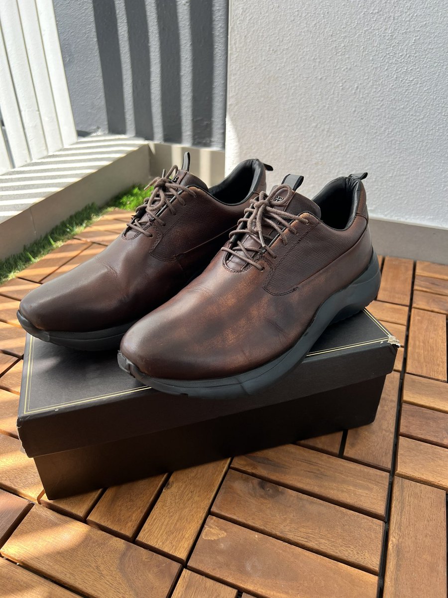 AudiHamid's tweet photo. Bonia Lace Leather

RM150
Bonia box &amp; dust bag
UK109 https://t.co/Q9oXxBDDHm