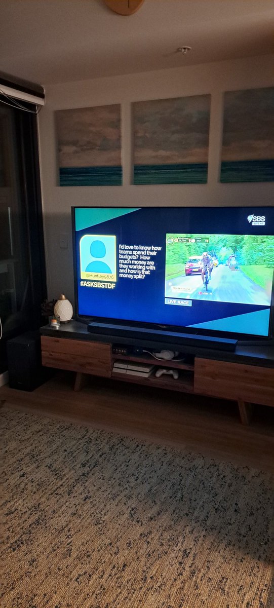 vixenzero3's tweet image. #AskSBSTdF.. Curious as to why Abrahamsen, in his outstanding Stage 8 solo break, had such an extensive convoy trailing him. Why two red Jury cars? #CouchPeloton