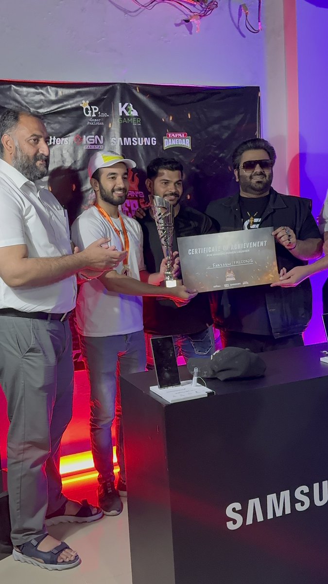 Falcon | Farzeen tweet media