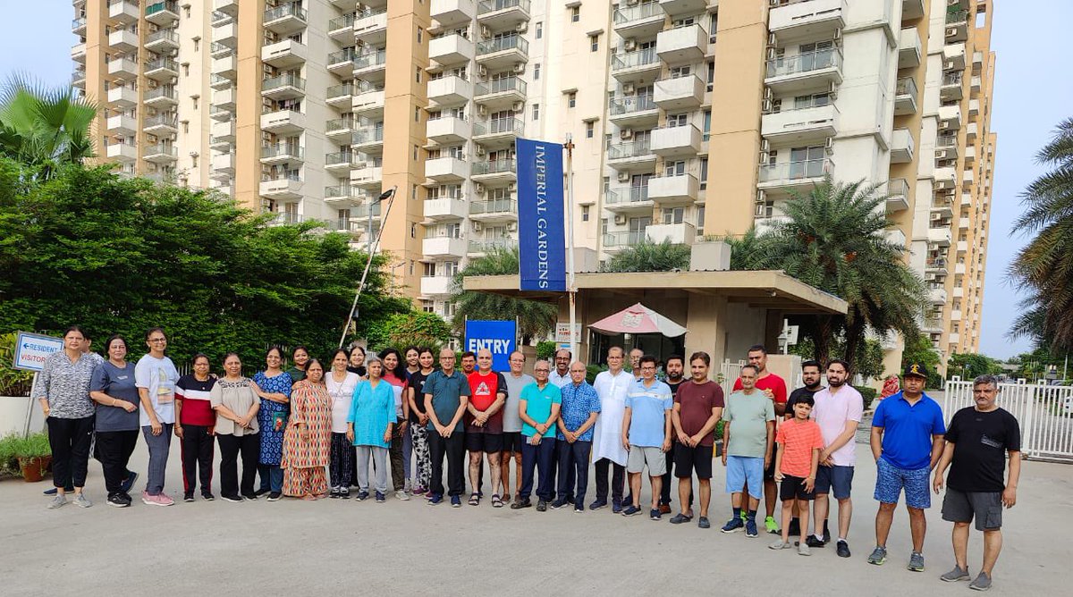 sareendwarka's tweet photo. #ImperialGardens sector 102, #Gurugram residents carried out their 3rd Annual Plantation drive in/around society at #DXP.

@DC_Gurugram 
@OfficialGMDA 
@MunCorpGurugram 
@TOIGurgaon 
@HTGurgaon https://t.co/gR0xupKKai