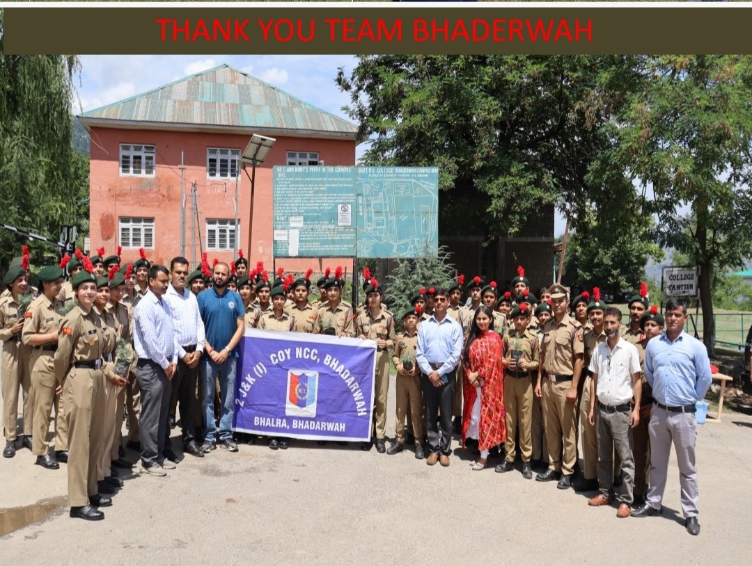 NCCDteJKL's tweet photo. #VanMahotsav Bhaderwah NCC Unit's tree plantation drive strengthens green cover in Doda, Kishtwar& Ramban districts.500 cadets planted 800 trees! With community support,more trees will be planted.Supporting PM's initiative #एक_पेड़_माँ_के_नाम & NCC's #onecadetonetree https://t.co/00i6fOswRI
