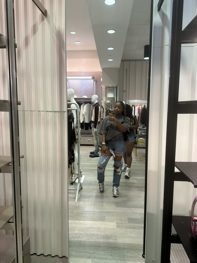 harm_bug's tweet image. Go shop @lnr.studios and definitely shop @ovrdrssdd