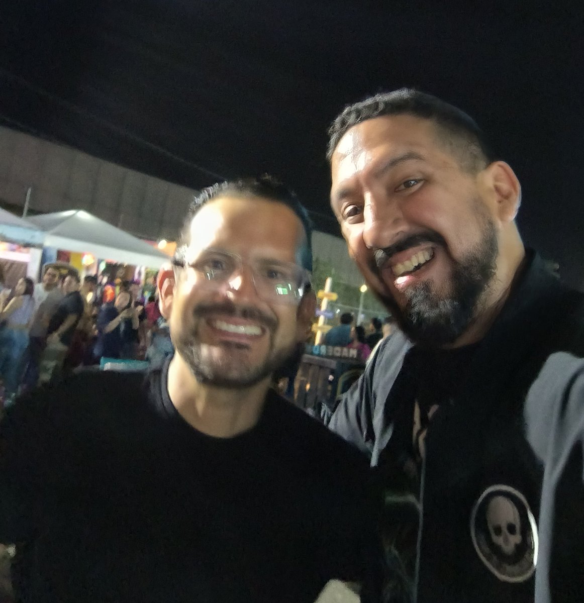 dampuero17's tweet photo. Con mi pana @PipoZurita en un evento increíble como siempre. #BeermanFest 🍻🍻🍻 https://t.co/8BtpsnQtW7