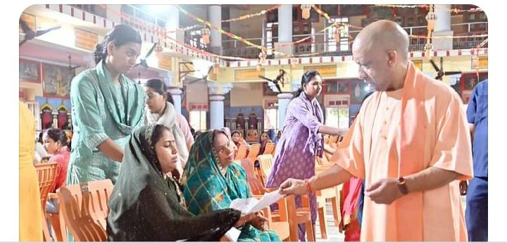 #शिक्षामित्र_कंगाल_ये_कैसा_अमृतकाल 
           आदरणीय मुख्यमंत्री जी 🙏🙏🙏
           हे गोरक्षपीठाश्वर महंत श्री <a href="/myogiadityanath/">Yogi Adityanath</a> महराज जी आप दया कीजिए #शिक्षामित्र परिवार पर, 
<a href="/myogiadityanath/">Yogi Adityanath</a>
<a href="/CMOfficeUP/">CM Office, GoUP</a>
<a href="/thisissanjubjp/">Sandeep Singh</a>
<a href="/UPGovt/">Government of UP</a> 
<a href="/BJP4UP/">BJP Uttar Pradesh</a>