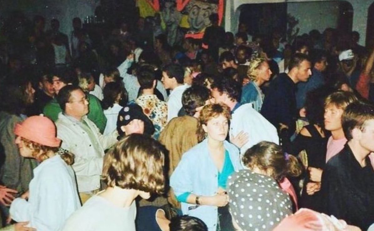 IbizaPast's tweet photo. Closing party of Amnesia 1989.
Photo Credit ▶️ @terryfarley
@amnesiaibiza #amnesia #ibiza #ibizapast #eighties #londoncrew #london #balearic #housemusic https://t.co/q1uTKeiVKE