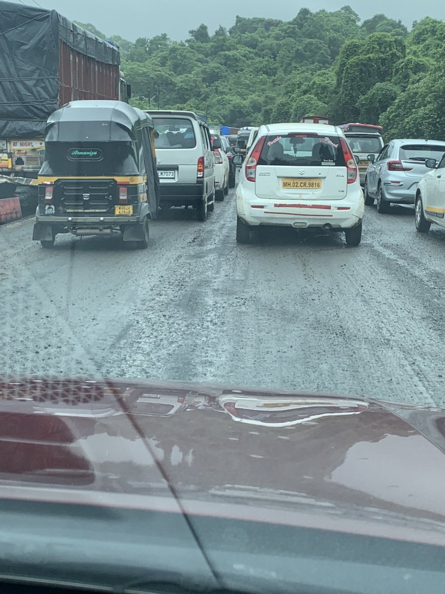 YashSmehra's tweet photo. condition of ghodbunder road which was newly built and people faced wrath for 15 days corruption to core @nitin_gadkari @TMCaTweetAway @mybmc @narendramodi @Dev_Fadnavis @mieknathshinde https://t.co/kA7n3tXYYT