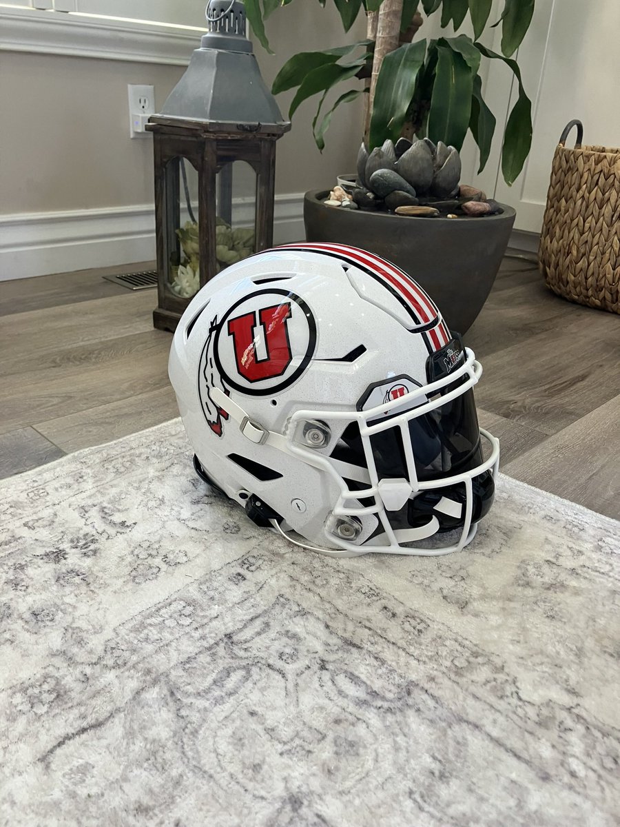 AdamWilliams_06's tweet photo. New to twitter! Looking to follow and be followed by as many Utes accounts as possible! I post and sell all things Utes memorabilia! Where you guys at?? 🙌 #GoUtes https://t.co/fBoHneuy8R