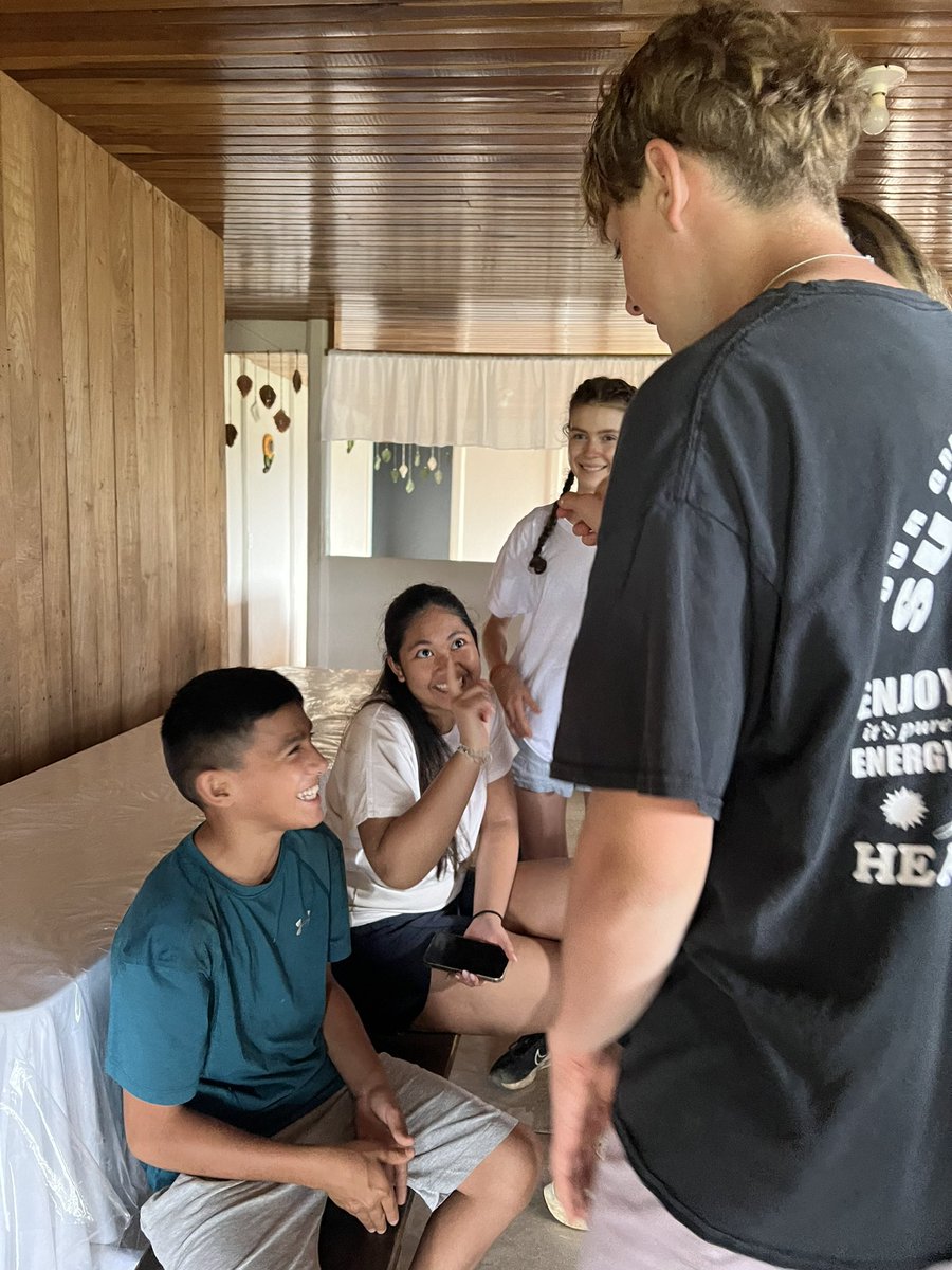 FettesLanguages's tweet image. @FettesCAS meets the Spanish Classroom! Our HL, SL and Ab initio participants in the CAS Trip to Costa Rica 🇨🇷 have embraced the opportunity to talk to locals, make new friends and have a laugh outside the usual classroom topics ☺️ ¡pura vida equipo! @Fettes_College