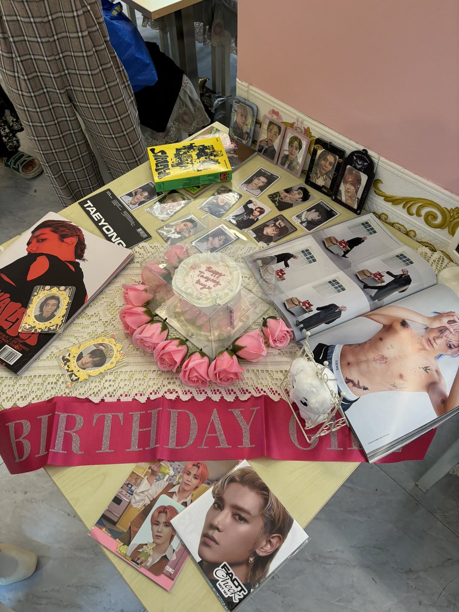 littledalgi_'s tweet photo. the event went well hehe saya suka semuaaaa #royal127day https://t.co/q90TVqorh5
