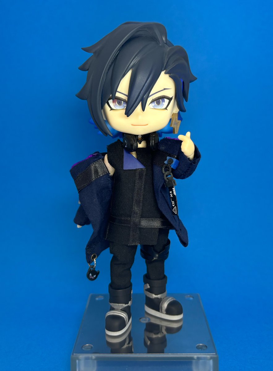 monuinuido11's tweet photo. 制作に2ヶ月かかり大幅遅刻だけどお祝いさせてください🥲

ねんどろどーるの遊間ユーゴくんです🎧💙

自分にできる最大限でこだわってたくさん愛を込めて作りました！ずっとずっと大好きです💙

リプに制作記録をつけたいと思います

#YUGOBIRTHDAY2024
#AsumArt
#ねんどろカスタム
#藻型 （管理用） https://t.co/JZi5m2RJf4