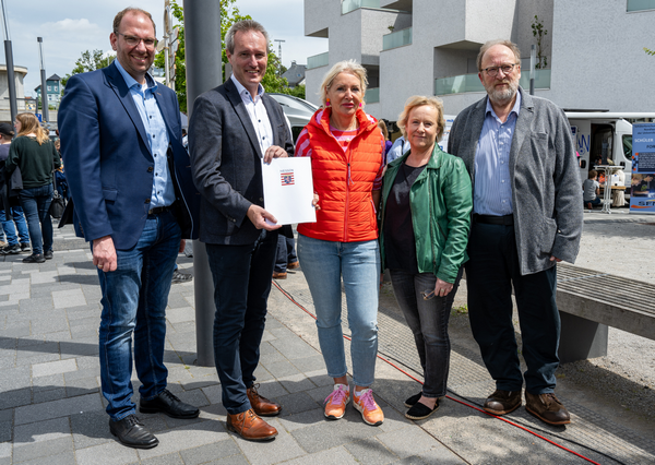 EderDampfradio's tweet photo. Kultur und Geschichte digital erlebbar machen Korbach(pm). Die Brehm Bibliothek im Landkreis Waldeck-Frankenberg zählt zu den bedeutendsten Privatbibliotheken im deutschsprachigen Raum. Mit einem Bestand von rund 44.000 #Bibliothek #Brehm
https://t.co/L1TzqQK7VY https://t.co/h7jtgmT4eO