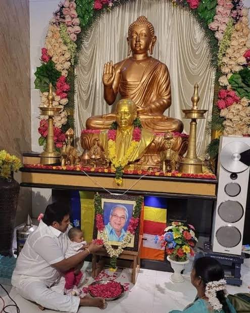 आर्मस्ट्रांग अन्ना को श्रद्धांजलि।💐💐
#RIP_Armstrong_Anna 💐😭😭
@Armstrong_BSP