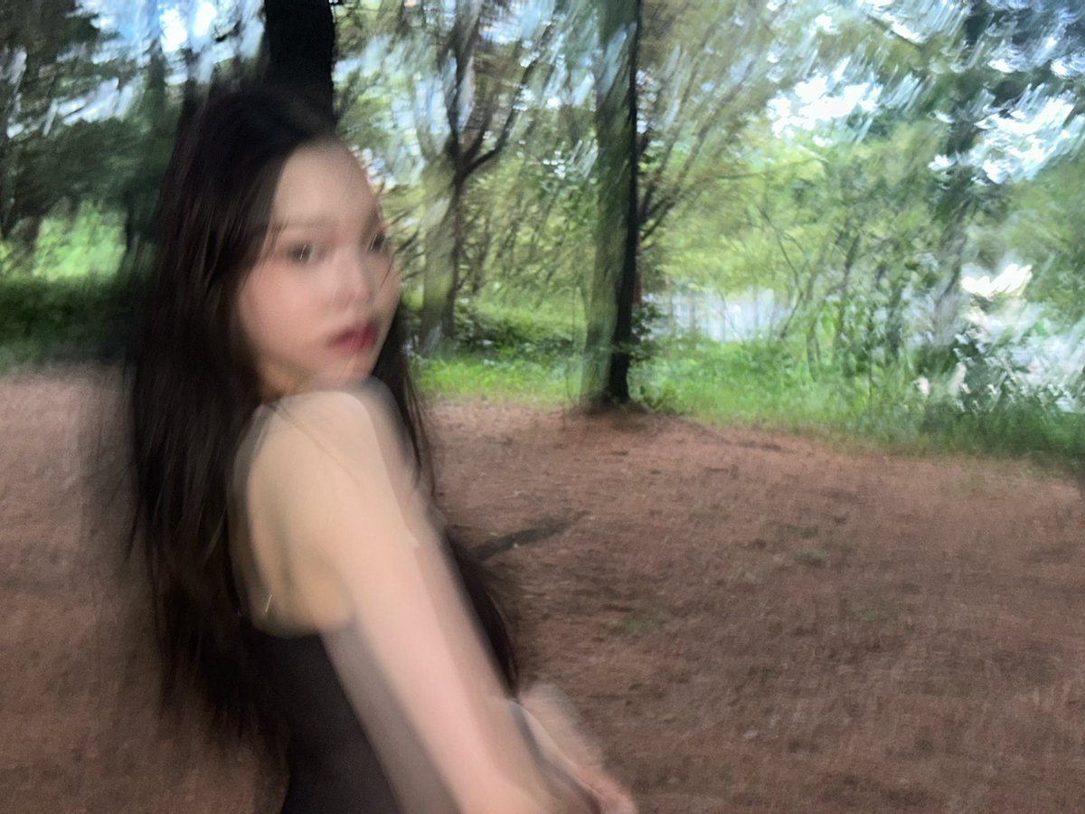 [#보은]

🌿💨🍃🌱

#CLASSy #클라씨
#BOEUN