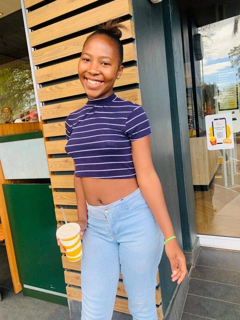 Andile02004's tweet image. #mzansi
#mzansiteens
#ama2k
#ama2000
#mzansischool